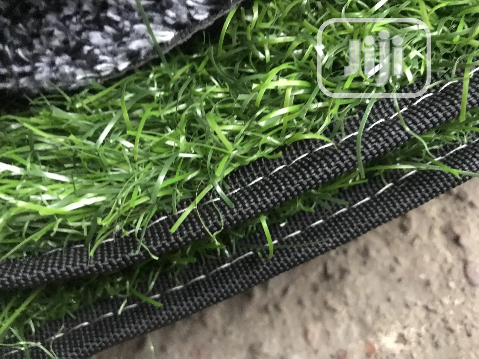 Synthetic Grass Rugs for Sit Out and Lounge
