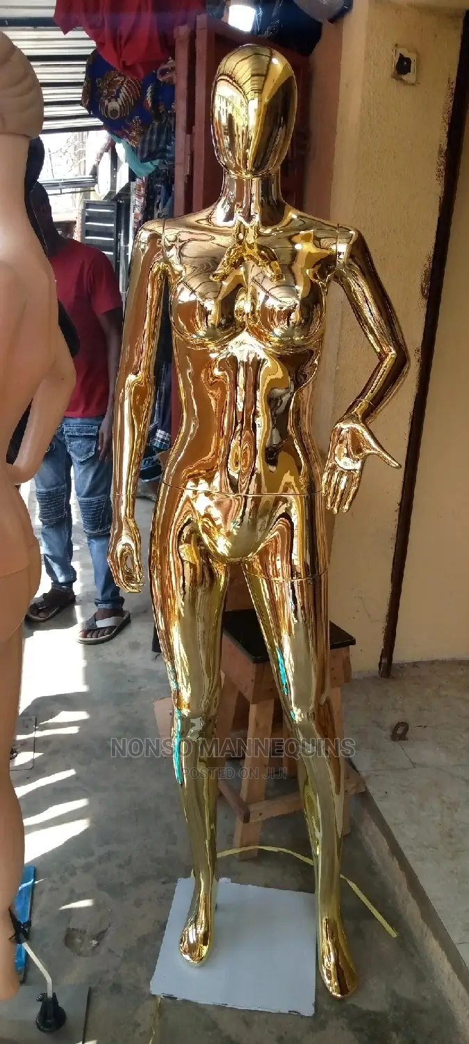 Big Breast Gold Chrome Female Mannequin With Pose