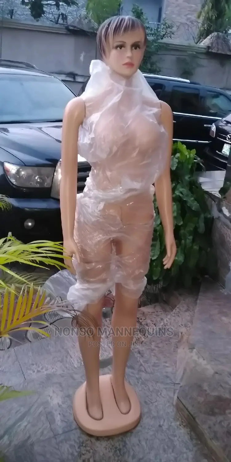 Detacahable Head And Hands Full Body Plastic Female Manequin