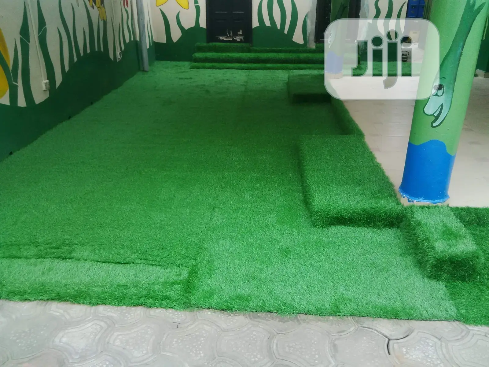 Decorate You School With Green Grass Rugs Indoor/Outdoor