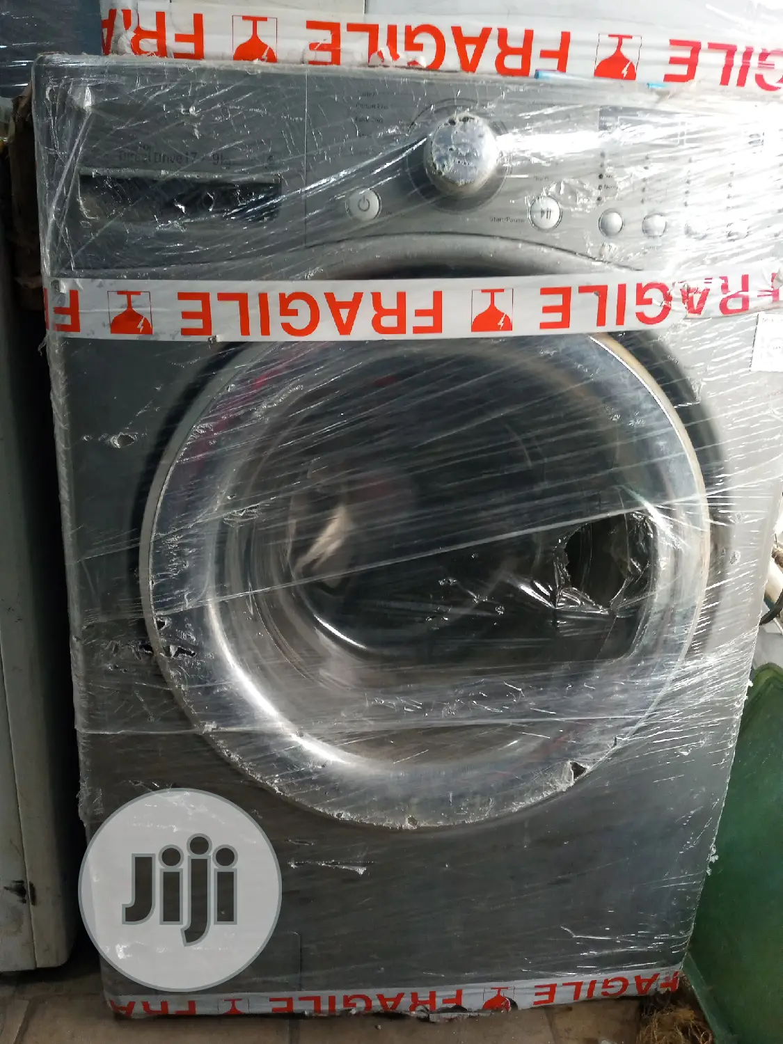 17/9kg Washine Machine. Uk First Grade and Working Machine