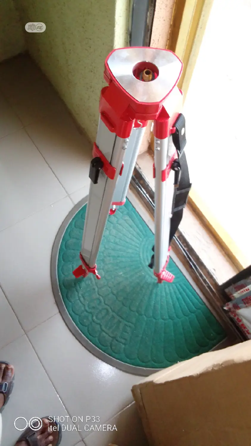 Level Tripod - Aluminum