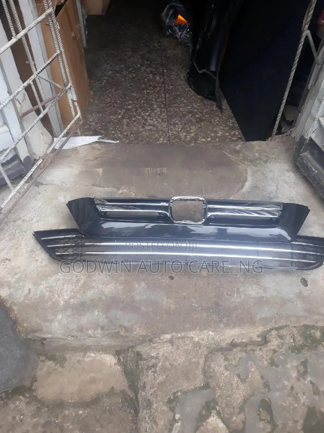 Front Grille 2007 Honda CRV