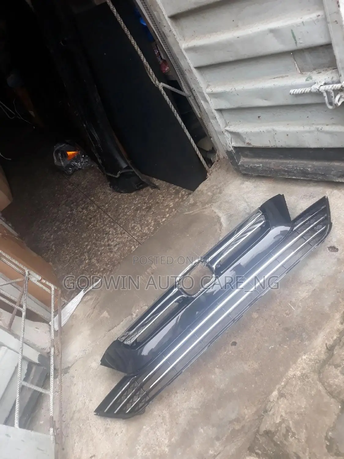 Front Grille 2007 Honda CRV