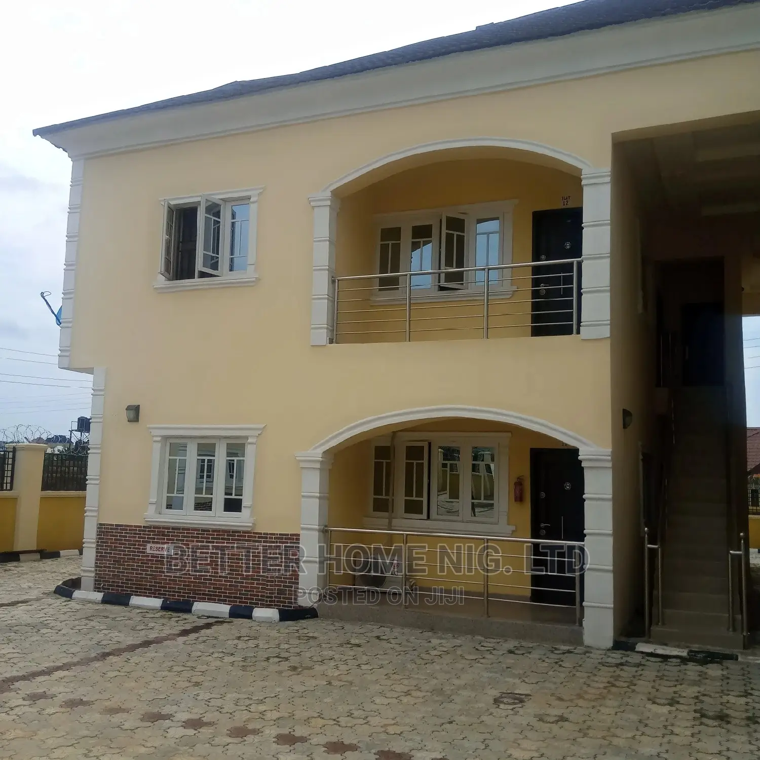 Furnished 3bdrm Block of Flats in Ido for rent