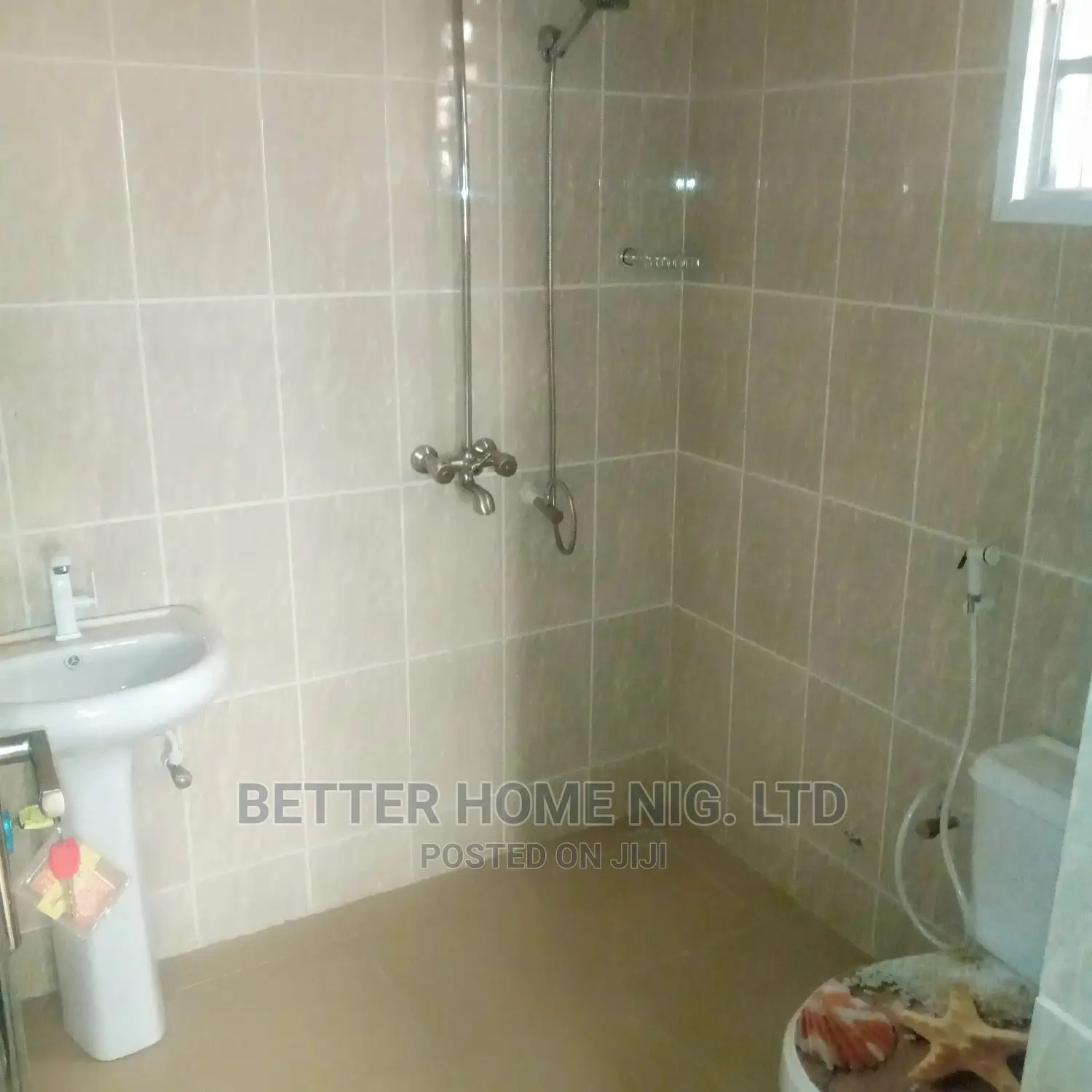 Furnished 3bdrm Block of Flats in Ido for rent