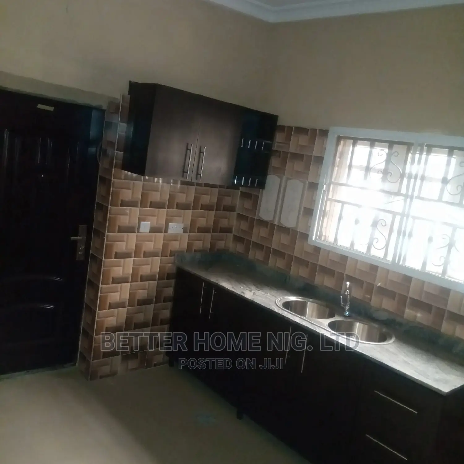 Furnished 3bdrm Block of Flats in Ido for rent