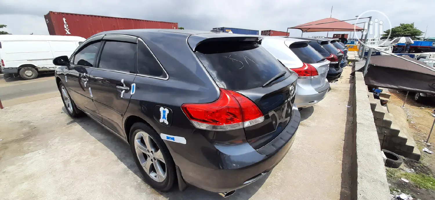 Toyota Venza AWD 2011 Gray