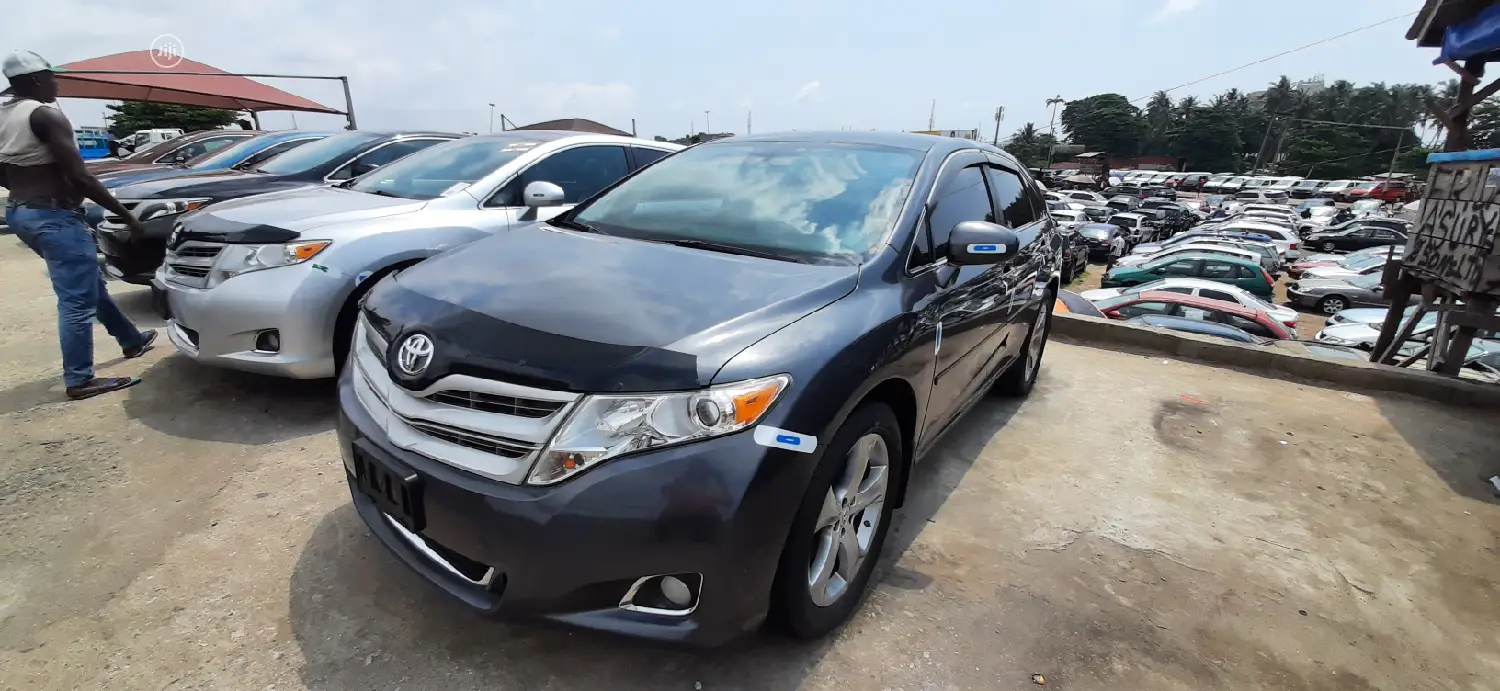Toyota Venza AWD 2011 Gray