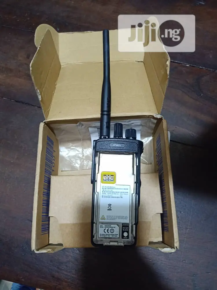 Motorola Walkie Talkie Dp4801e