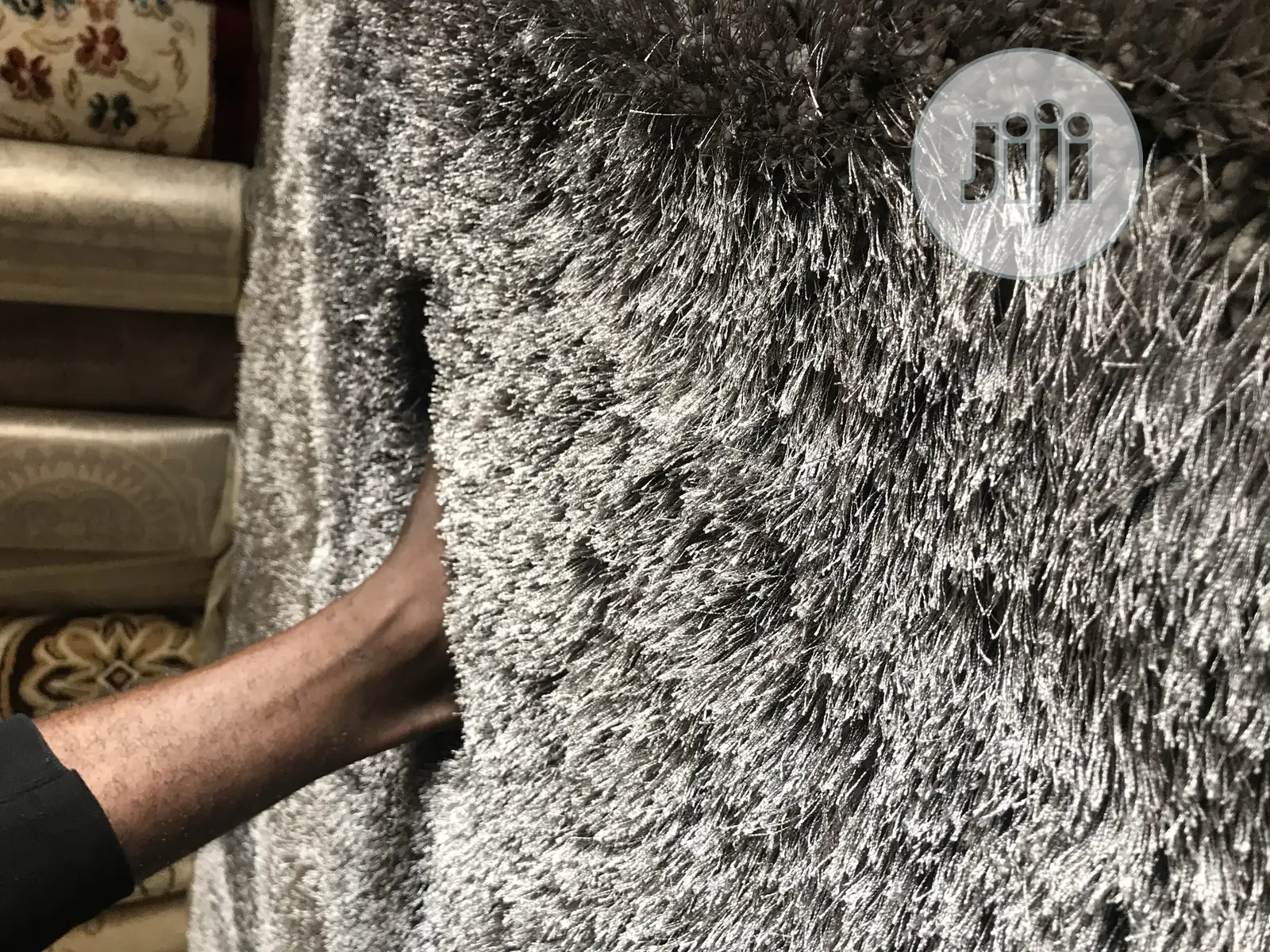 Grey Color Vvip Quality Center Rugs 4/6