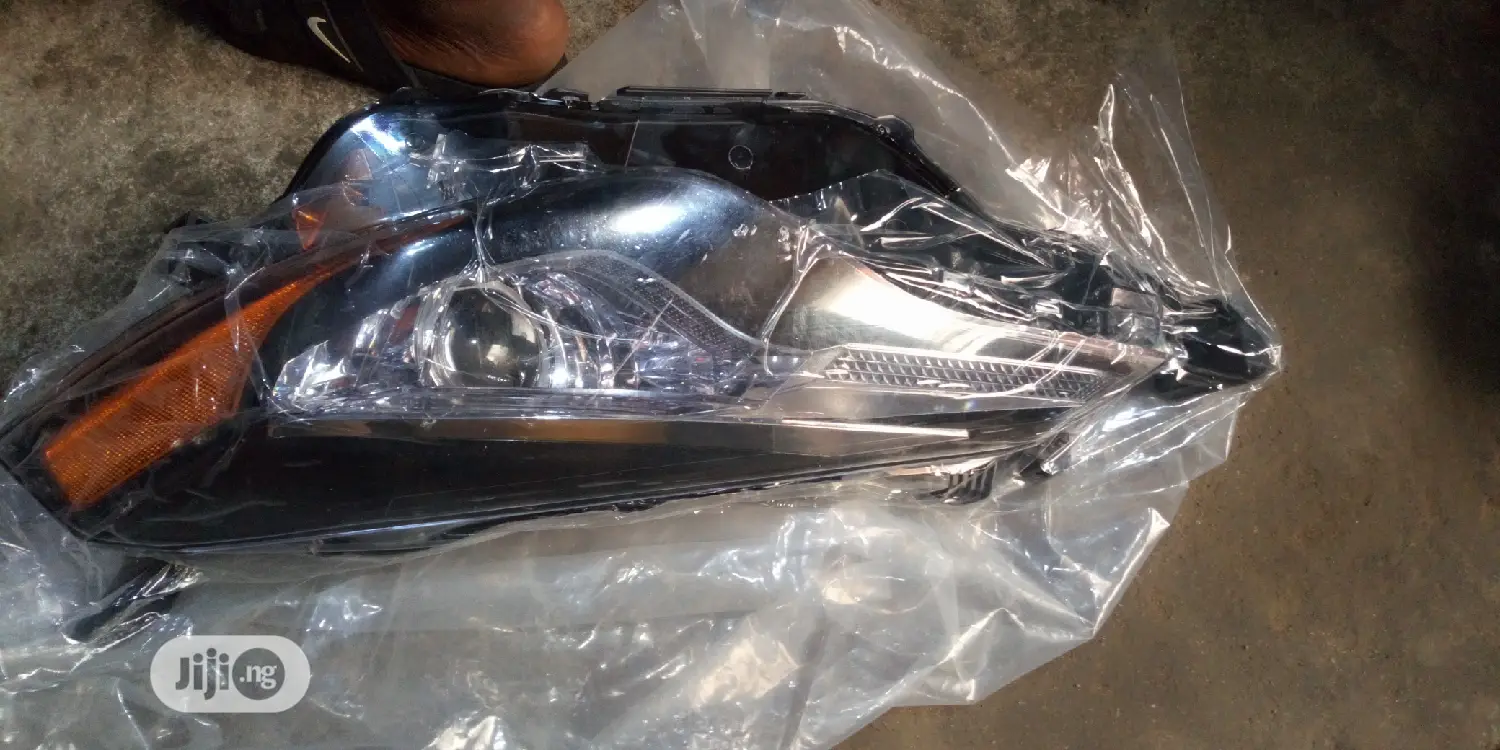 Head Lamp For Corolla 2018 Model (Le)