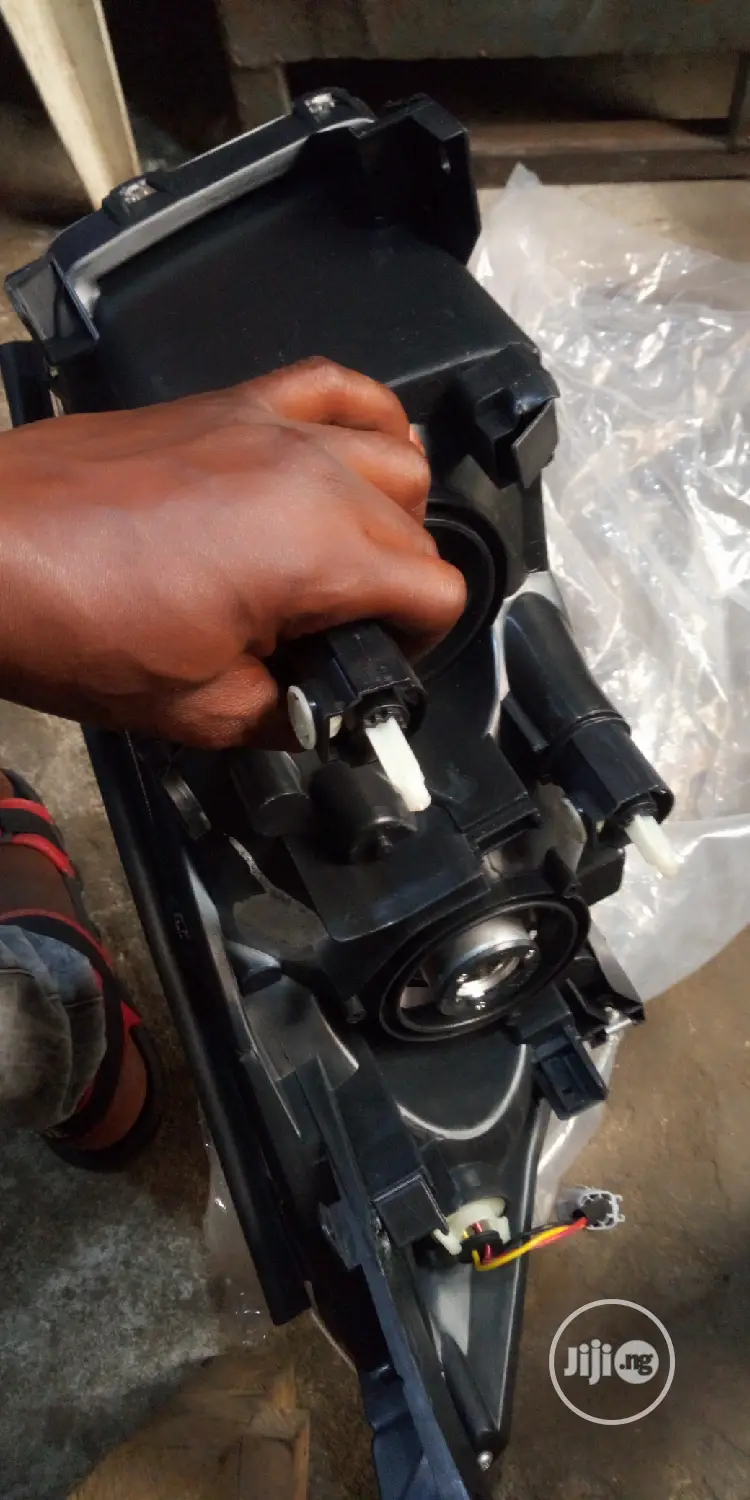Head Lamp RAV4 2010 Model Set