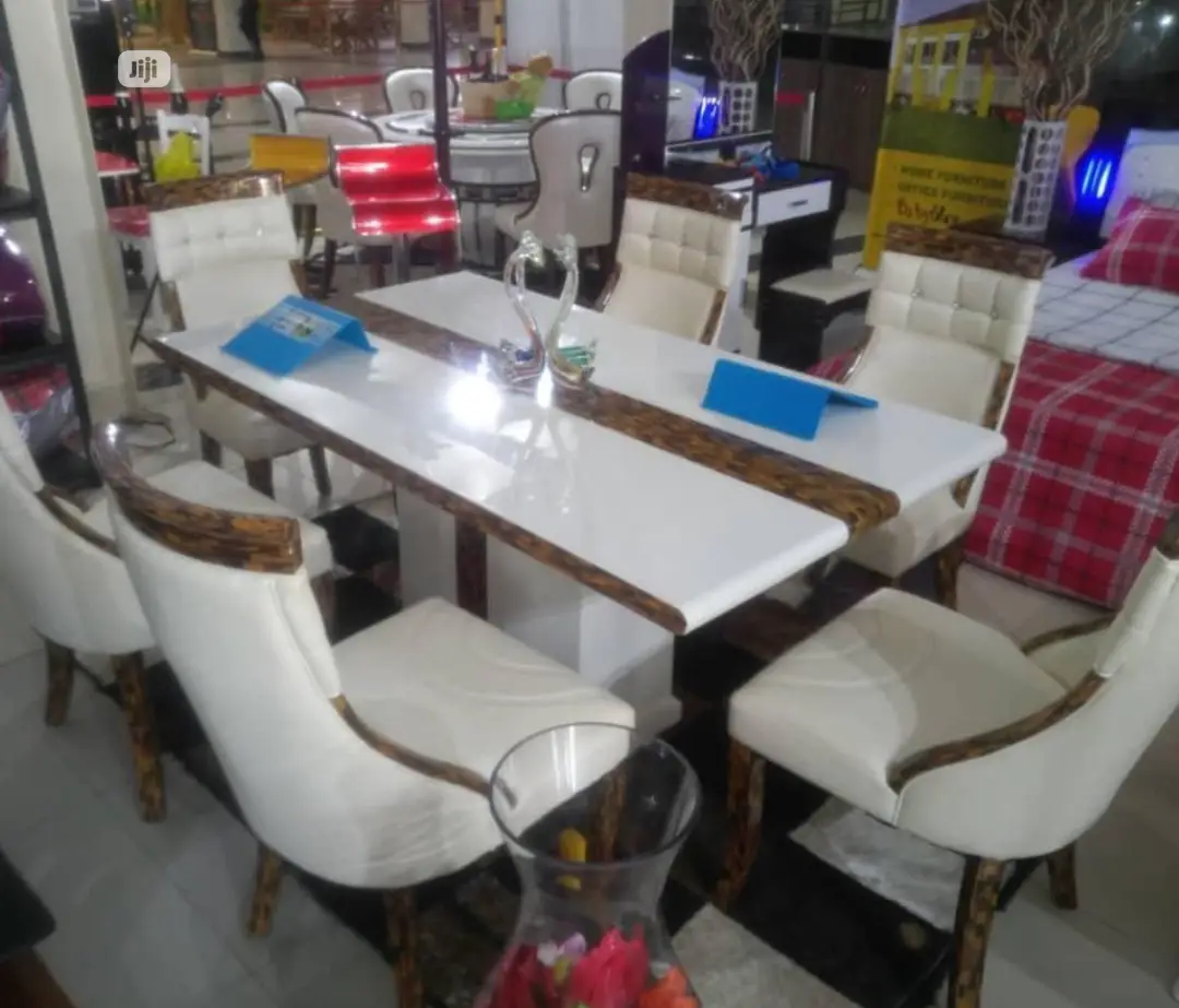 Original Executive Imported Dining Set With Six Seaters