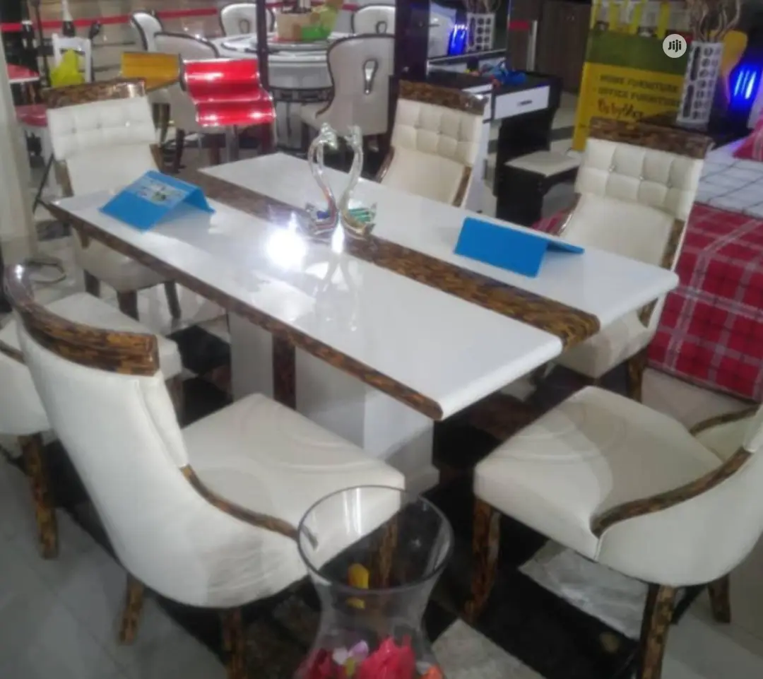 Original Executive Imported Dining Set With Six Seaters