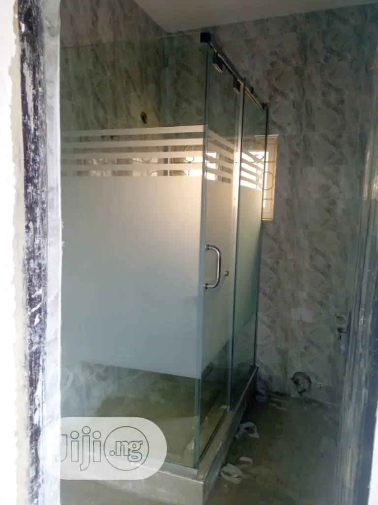Cubicle Shower Design