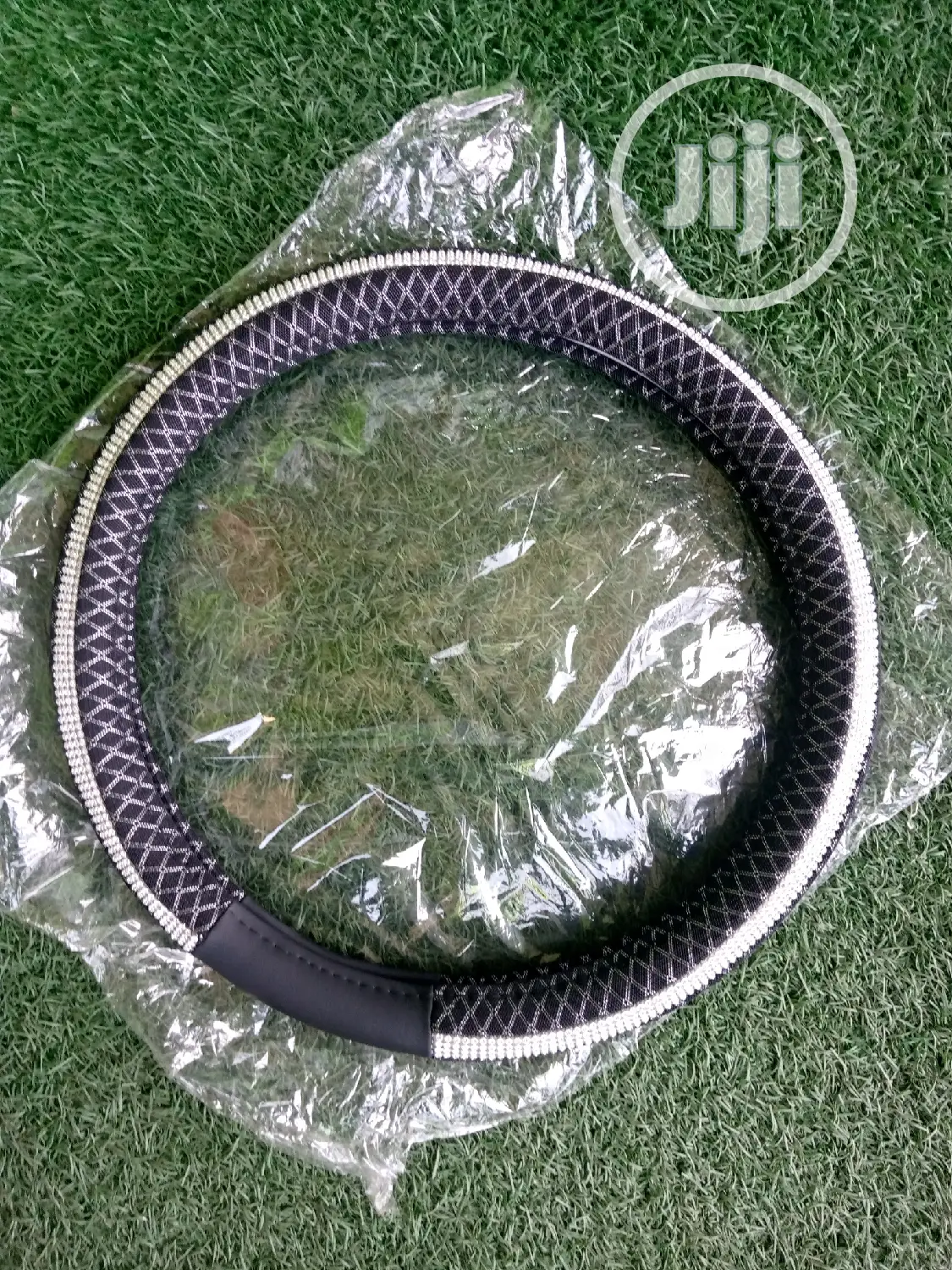 Diamond Encrusted Steering Wheel Cover Black Blings