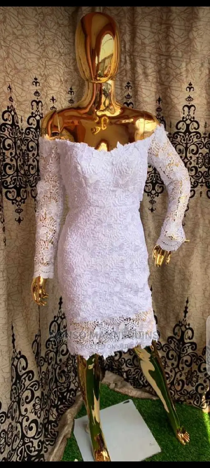 Female Gold Chrome Mannequins With Different Colour Shades