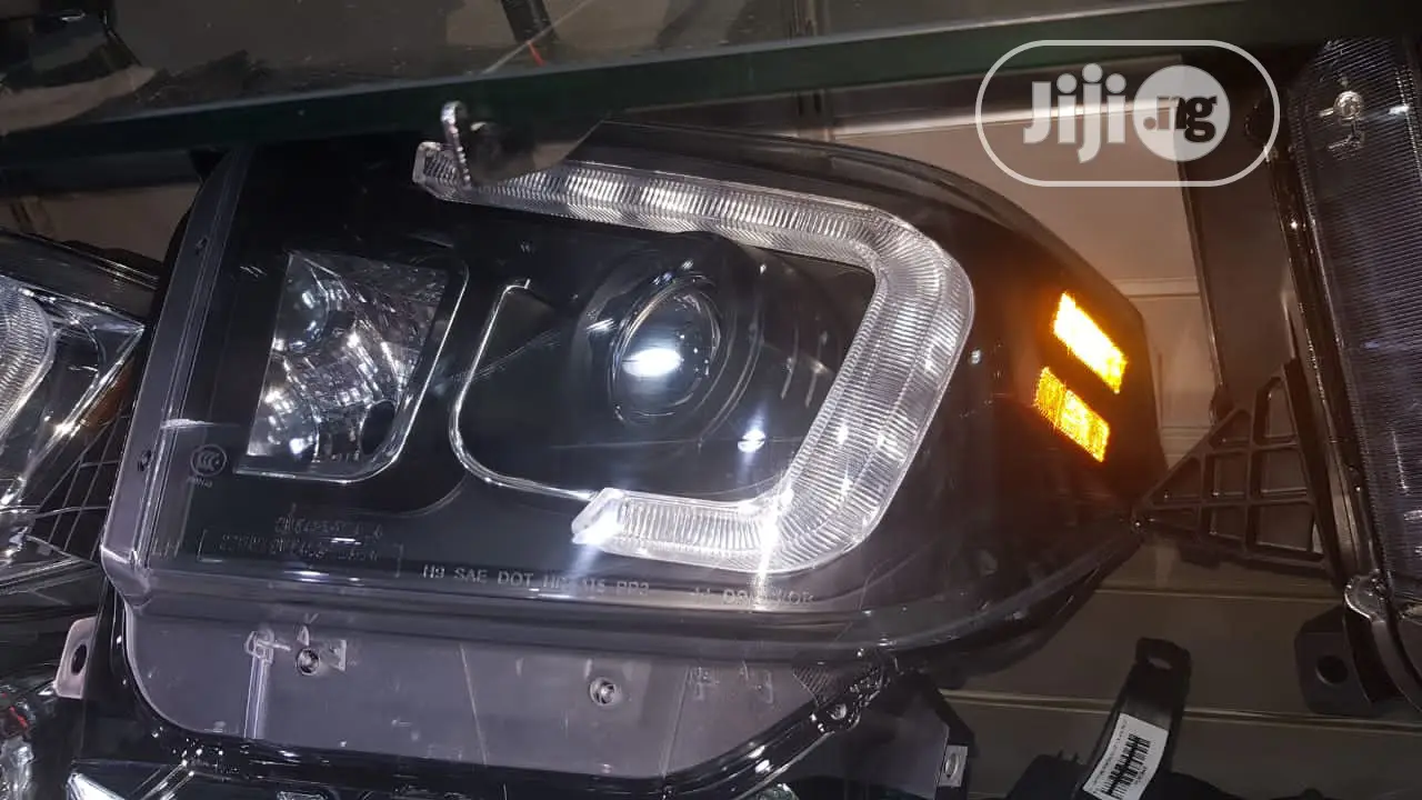 Head Lamps F Tundra