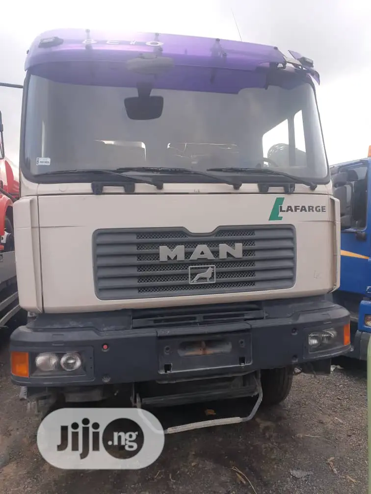 Mobile Concrete Mixer Truck 2010
