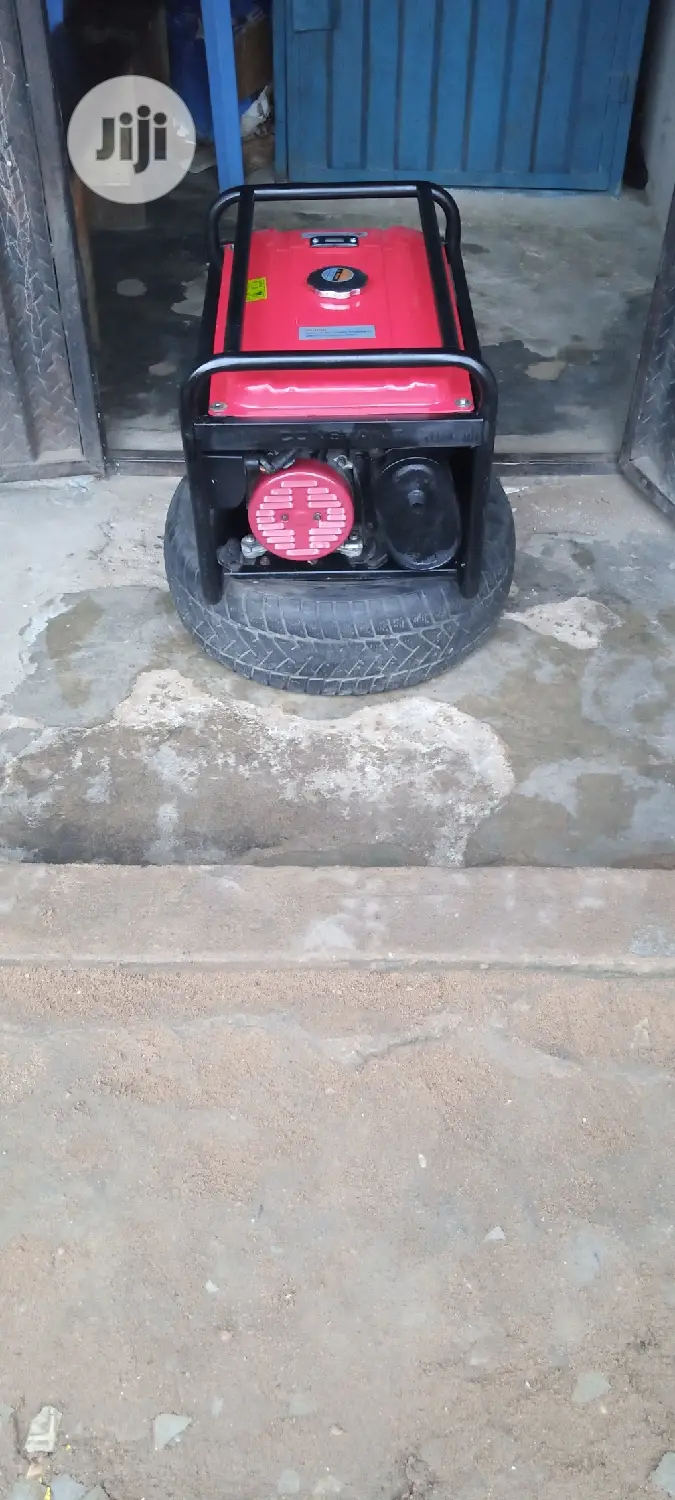 Almost New 3.5KVA HONDA EC4500 Generator +D Original Receipt