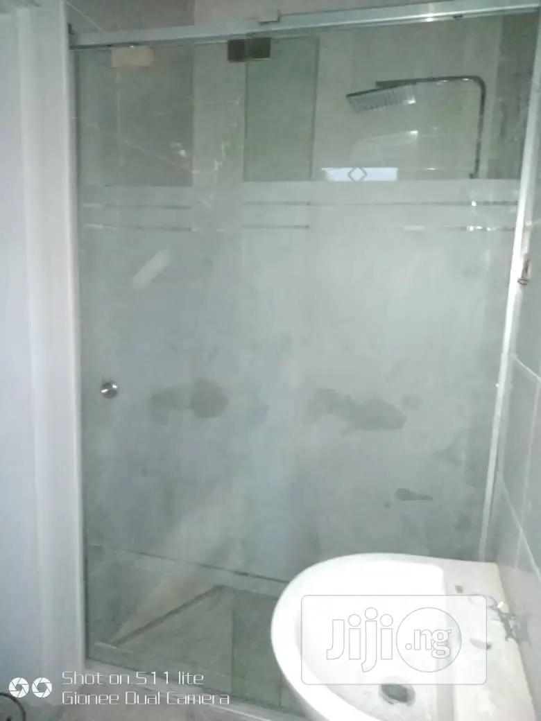 Shower Cubicle Straight