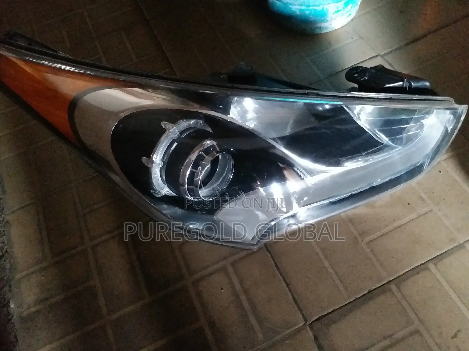 Hyundai Velostar Headlamp