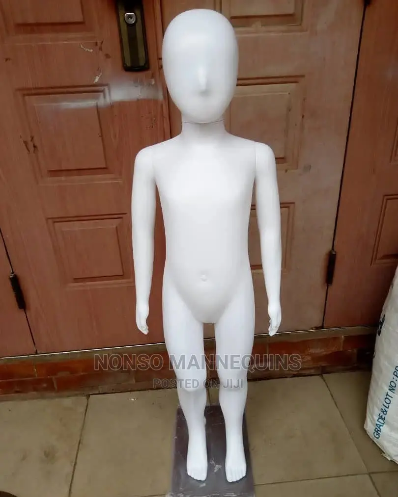 White Glossy Unisex Age 3 To 6 Years Mannequin
