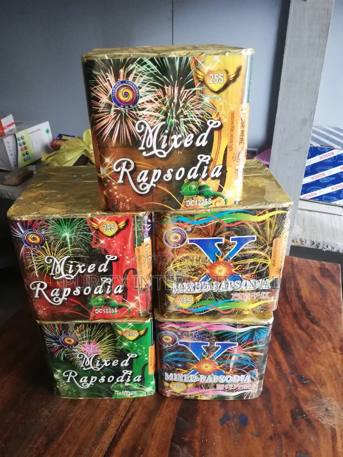 Buy 25shorts Fireworks for Christmas and New Year .