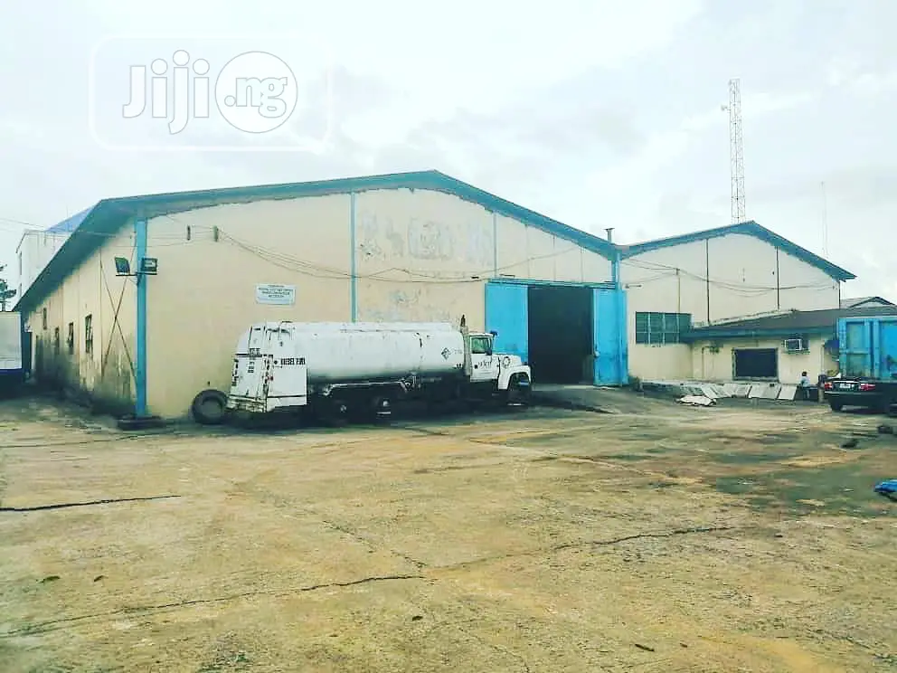 Ultra Modern Office Complex and Warehous Facility Porthacort