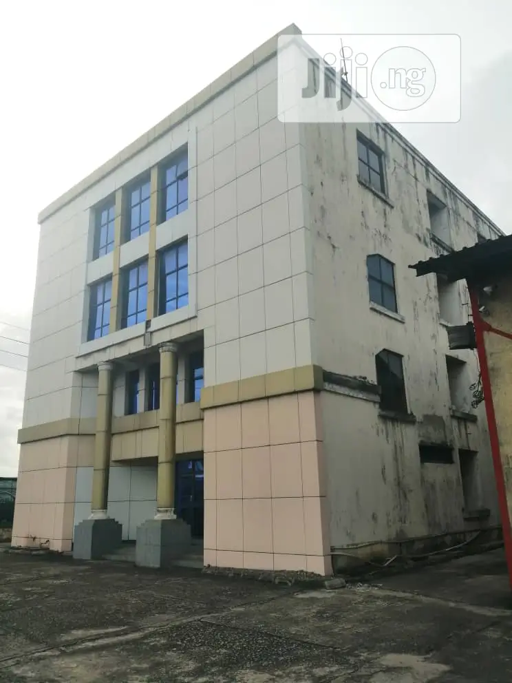 Ultra Modern Office Complex and Warehous Facility Porthacort