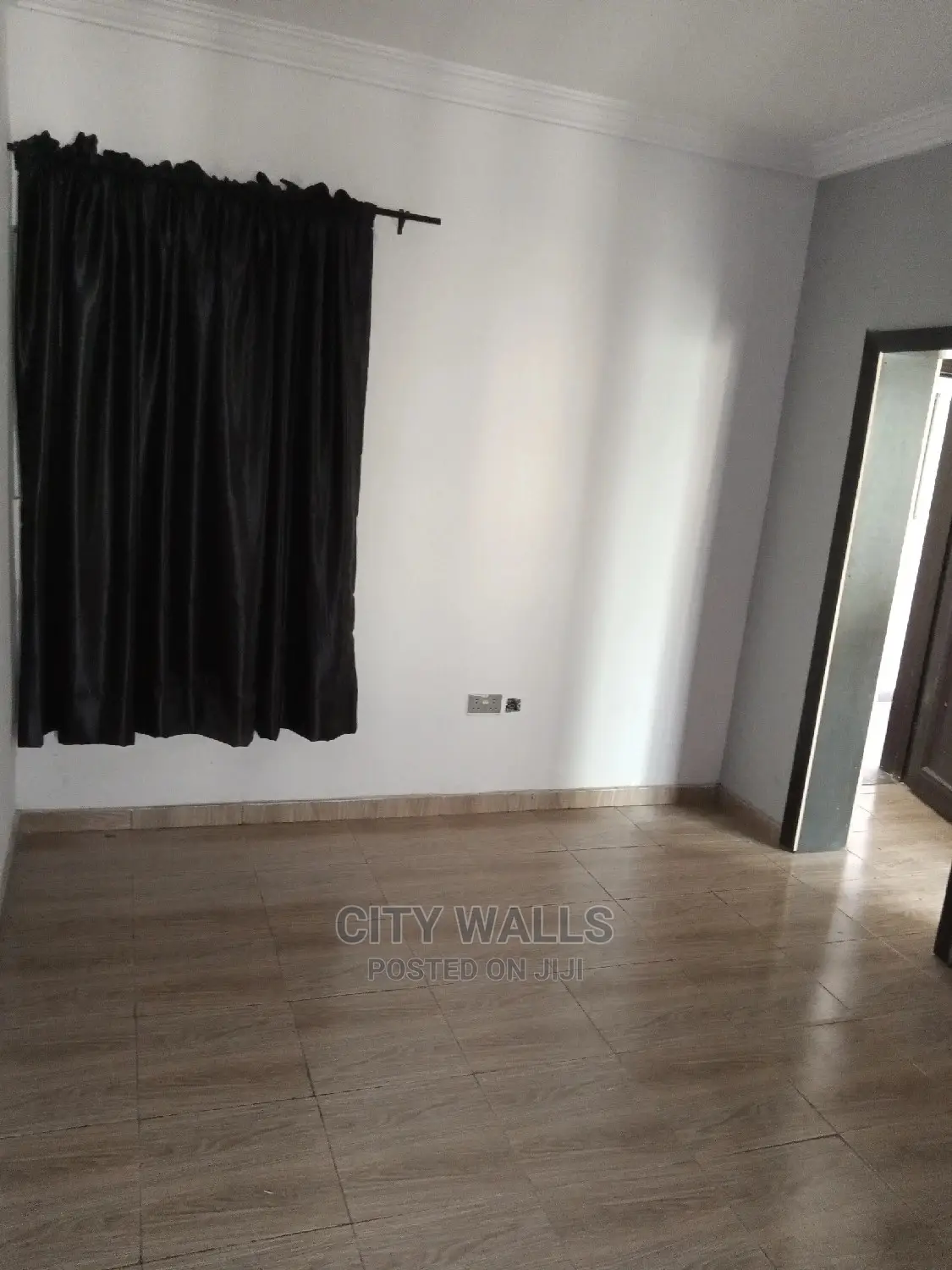 Mini Flat in Chevron for rent