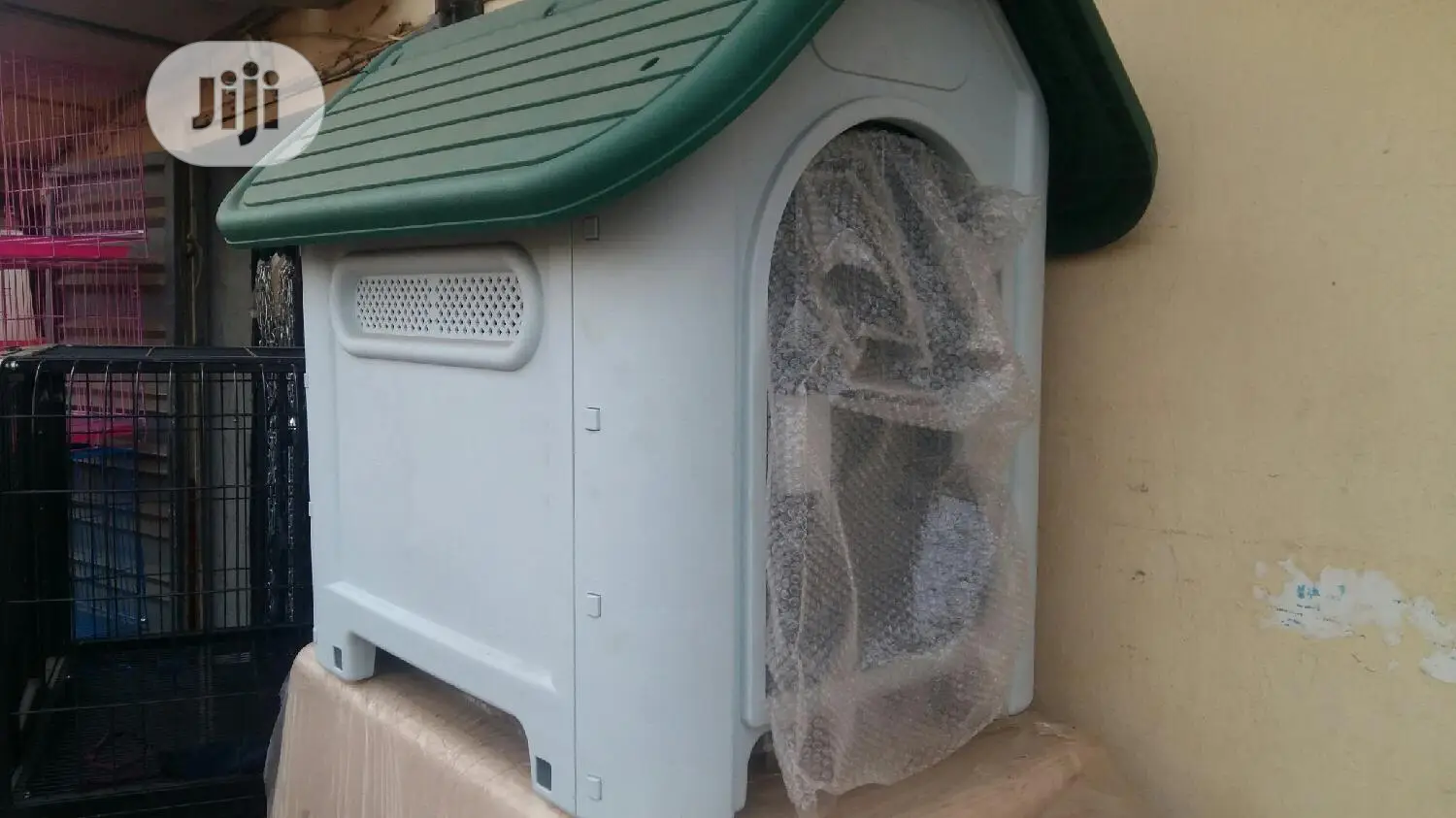 Outdoor/Indoor Dog Pet House