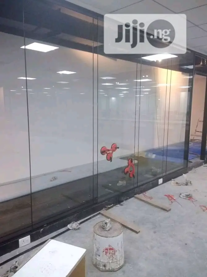 Office Glass Partition Walkway