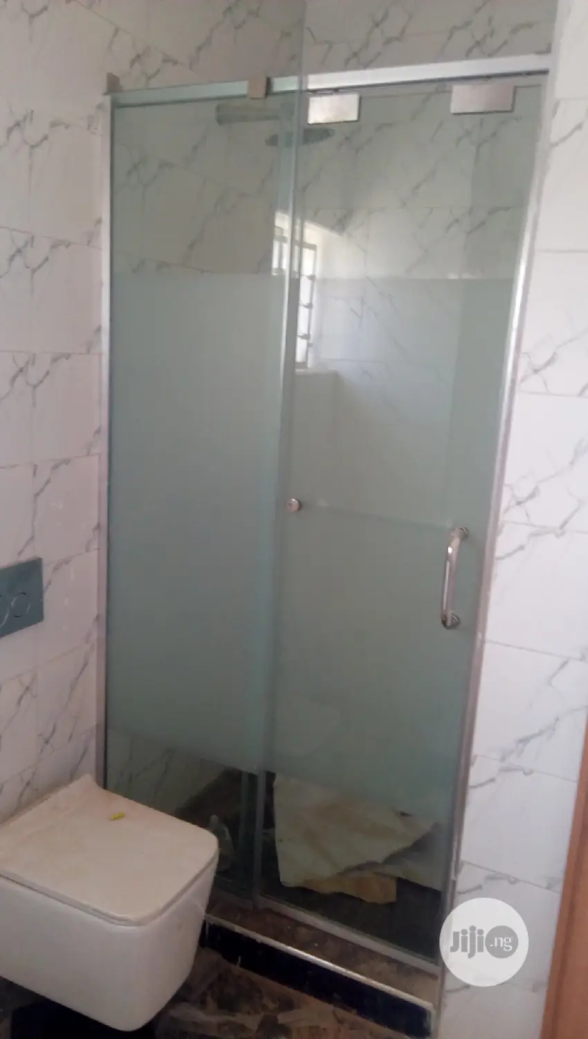 Shower Cubicle Max.