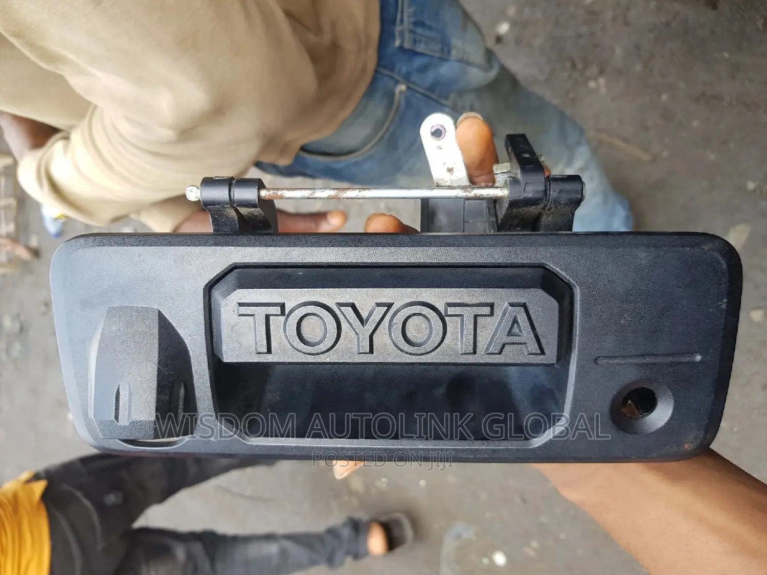 Tailgate/Tail Board Opener for Toyota Tundra 2015 to 2019