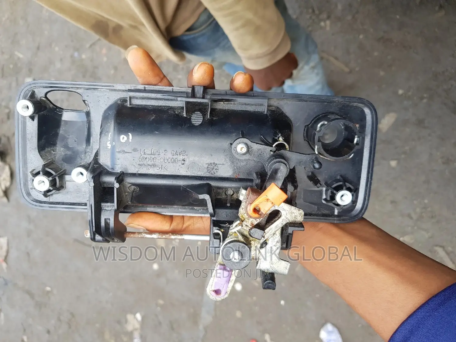 Tailgate/Tail Board Opener for Toyota Tundra 2015 to 2019