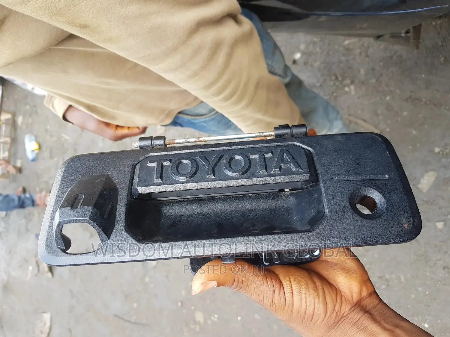 Tailgate/Tail Board Opener for Toyota Tundra 2015 to 2019