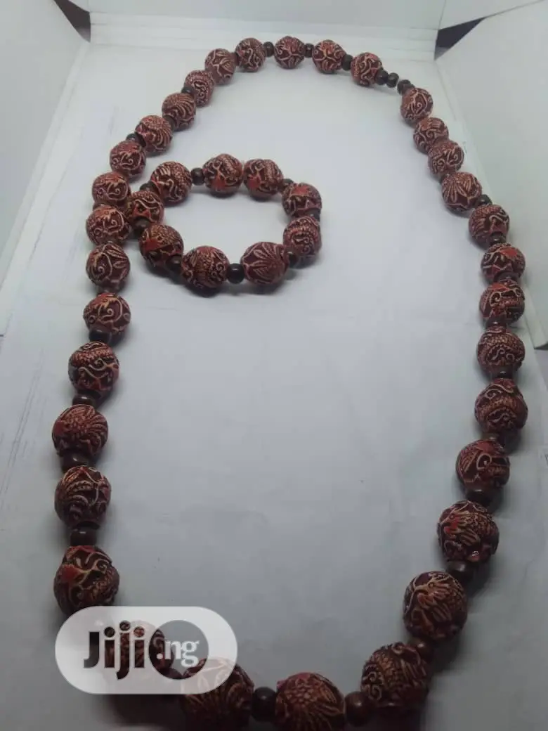 Men's Ceremonial Bead Neck Piece and Bracelet 0001