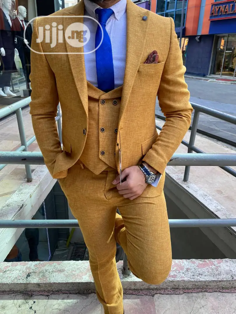 Unique Design of Wedding Suit for Men of Class