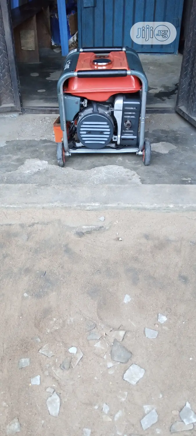 3 Months Old So New 3.5KVA SUNSHOW SS3600E Copper Generator