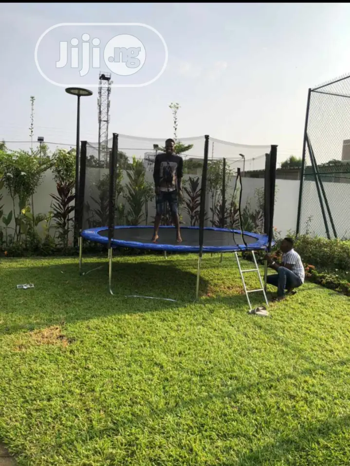 12ft Trampoline With Net N Enclosure
