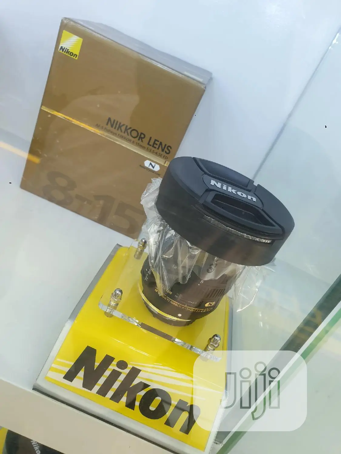 Nikon Af-s Fisheye Nikkor 8-15mm F/3.5-4.5E Ed Lense
