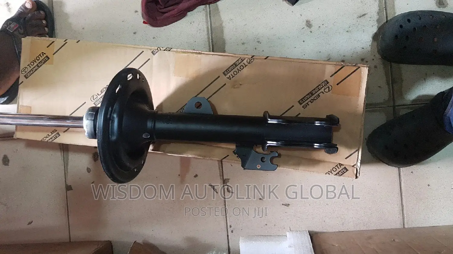 Front Shock Absorbers for Toyota Highlander 2008 to 2013