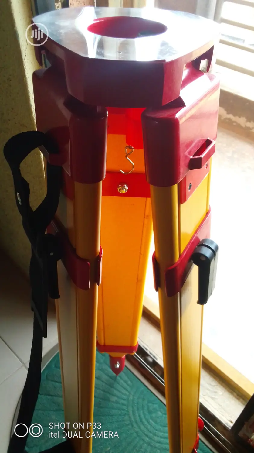 Double Lock Wooden Tripod For Total Station