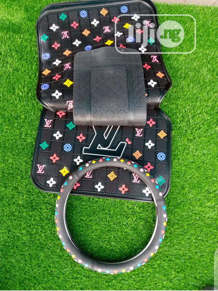 High Quality LV Car Mats With Steering Cover