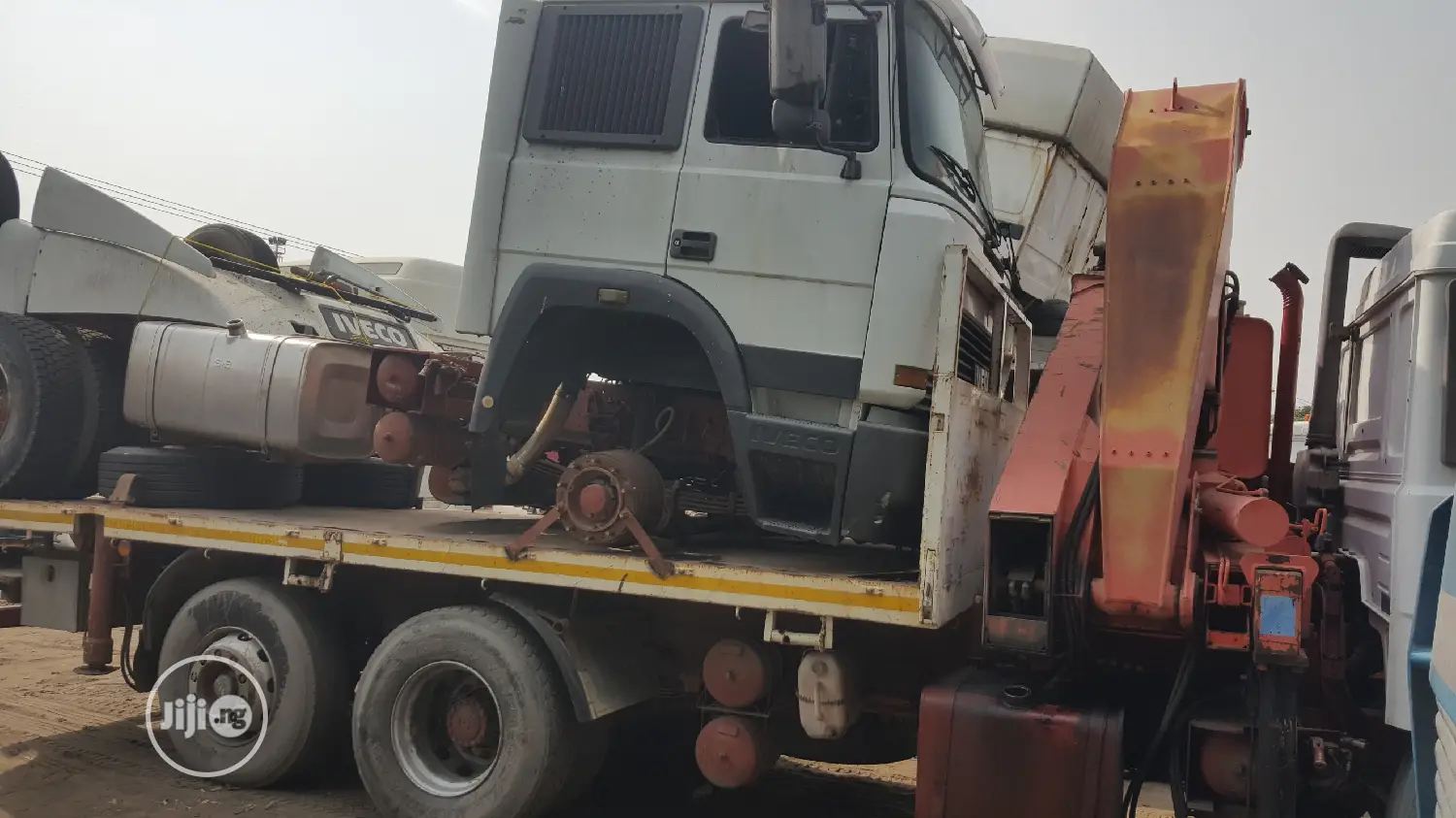 New Arrival 15tons Self Loader Crane IVECO Eight Tyres Truck