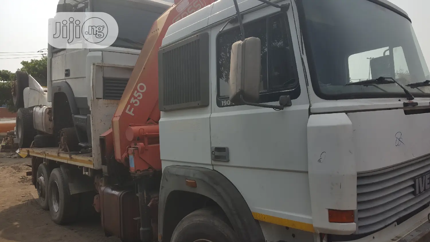 New Arrival 15tons Self Loader Crane IVECO Eight Tyres Truck