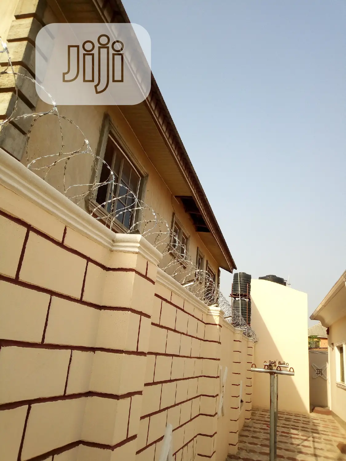 Electric Fence/Razorwire Installation