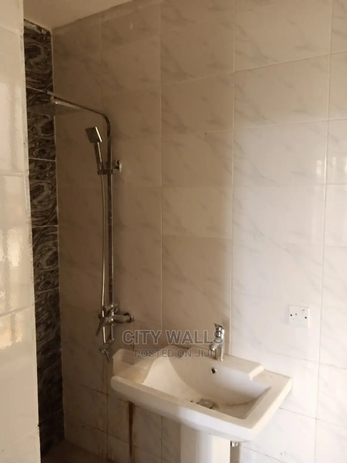 Mini Flat in Osapa london for rent